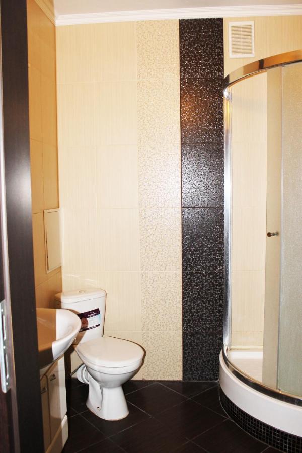 Центр Міста Однокімнатна Новобудова Appartement Loetsk Buitenkant foto