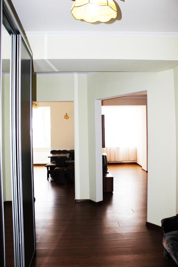 Центр Міста Однокімнатна Новобудова Appartement Loetsk Buitenkant foto